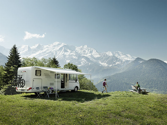 Väggmarkis Omnistor 8000 450x275cm Box Alum Duk Mystic Grey