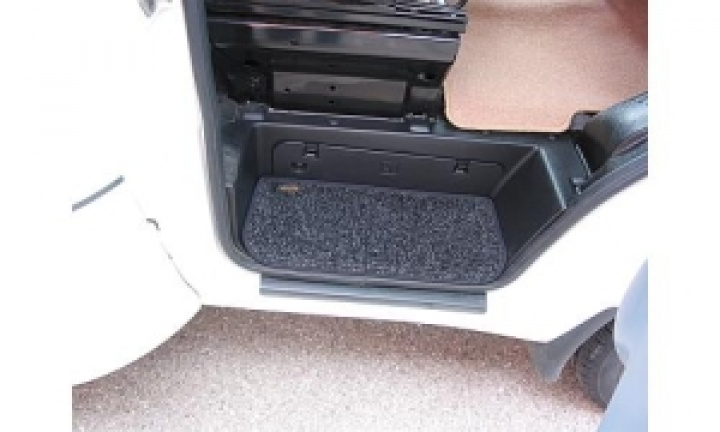 Instegsmatta för Ford Transit från 2000 i gruppen Husbil & Husvagn / Inredning / Kupemattor / Instegsmattor hos Camping 4U (9914643)
