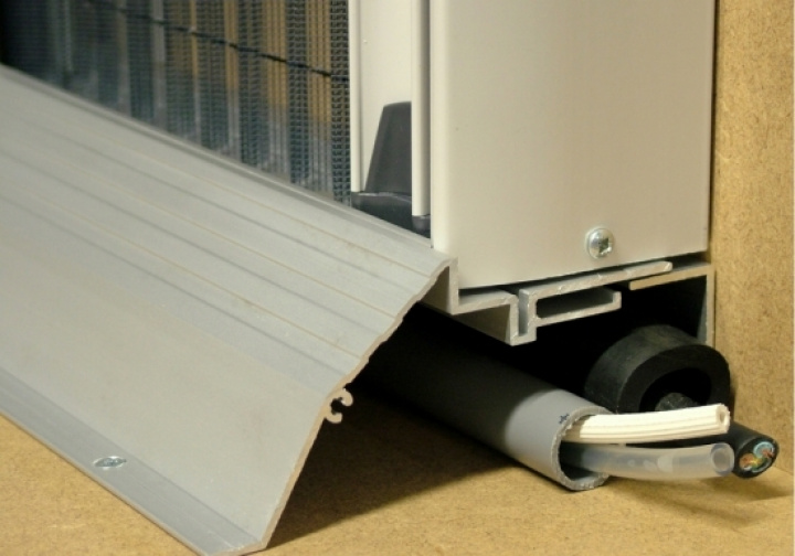 Tröskelprofil 700 mm i gruppen Chassi / Dörrar / Myggnätsdörr hos Camping 4U (11011503)