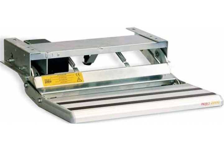 Fotsteg Enkelsteg Elektrisk 12V Project 2000 B550mm i gruppen Chassi / Trappsteg (fotsteg) hos Camping 4U (306941)