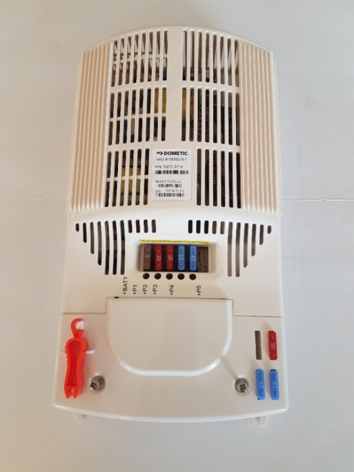 Säkringsdosa 400W Hobby 2005-2006 i gruppen Outlet / Outlet övrigt hos Camping 4U (44-6300110205)