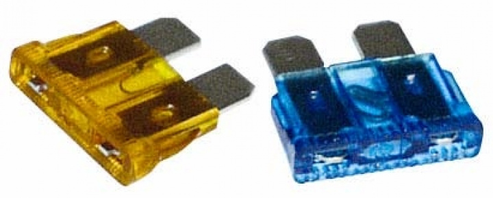 Säkring Flatstift 10A Röd i gruppen Elektronik / Säkringar hos Camping 4U (51432)