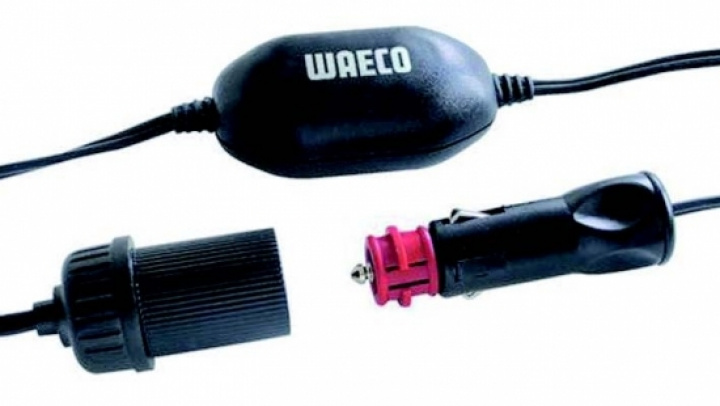 Universal Spänningsvakt i gruppen Husbil & Husvagn / Kylbox / Tillbehör Kylboxar hos Camping 4U (53137)