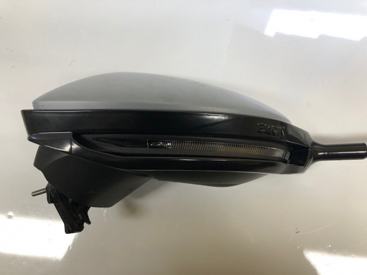 EMUK Backspegel 100714 i gruppen Chassi / Backspeglar / Backspeglar EMUK / Audi / A6 / A6 C8, A6 Allround Quattro, S6, RS6, A7 C8, A8 D5 hos Camping 4U (9935501)