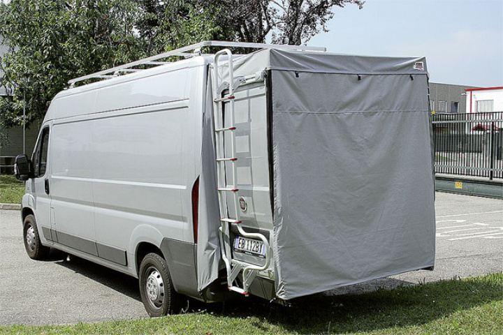 Baktält Fiamma Rear Door Cover Ducato, Jumper, Boxer H2 i gruppen Markiser & Förtält / Förtält / Tält plåtis/van, bil / Tält med stativ hos Camping 4U (9957333)