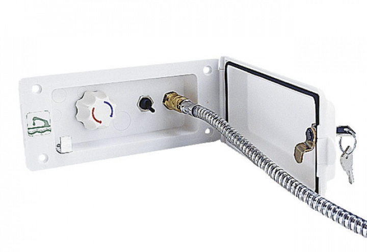 Vattenpåfyllning med blandare och dusch, grå 7000 i gruppen Beställningsvaror hos Camping 4U (9970942)