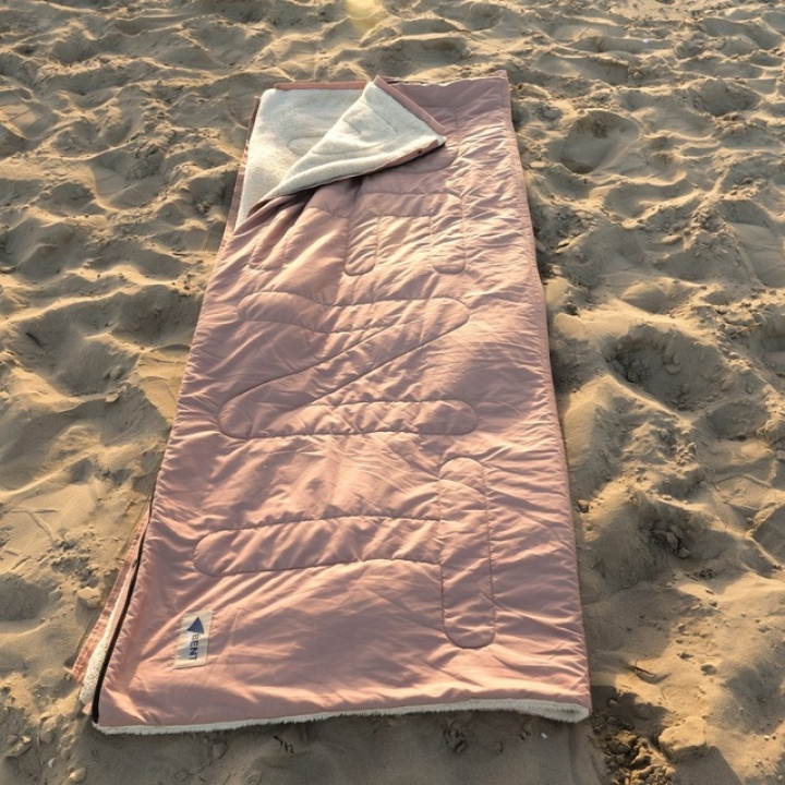 Bentcho sovsäck inkl. huva färg sand i gruppen Outdoor & Fritid / Sovsäckar hos Camping 4U (9971659)