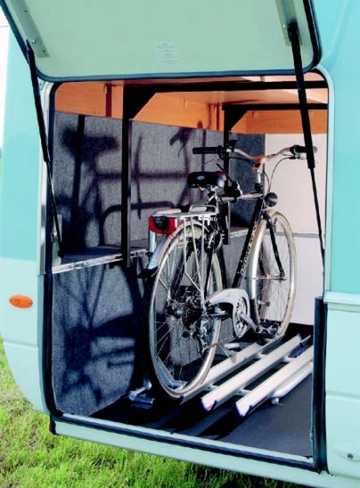 Cykelställ 2-4 cyklar Thule Sport G2 Garage i gruppen Chassi / Cykelställ / För Garaget hos Camping 4U (9983374)