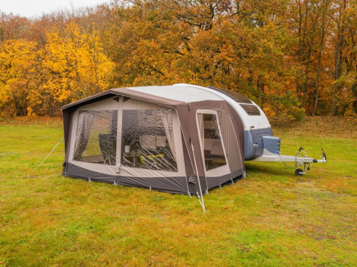 Lufttält Adria Action 361/391 TELTA i gruppen Markiser & Förtält / Förtält / Förtält husvagn / Uppblåsbara förtält hos Camping 4U (AW0012)