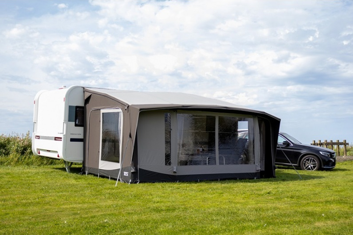 Förtält Scenic L390-490 D300 H235-280cm Telta i gruppen Markiser & Förtält / Förtält / Förtält Husbil / Uppblåsbara förtält - Husbil hos Camping 4U (AW0013r)