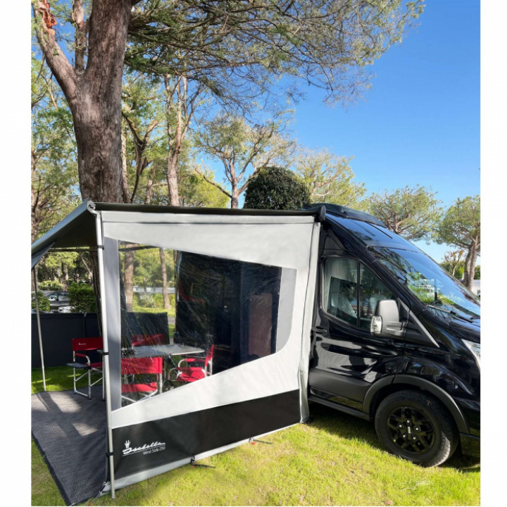 Sidovägg 250 höger till boxmarkiser. Isabella i gruppen Markiser & Förtält / Markiser / Sidoväggar, fronter & tillbehör / Sidoväggar & Sunblockers / Isabella solskydd/väggar hos Camping 4U (F04-116H)