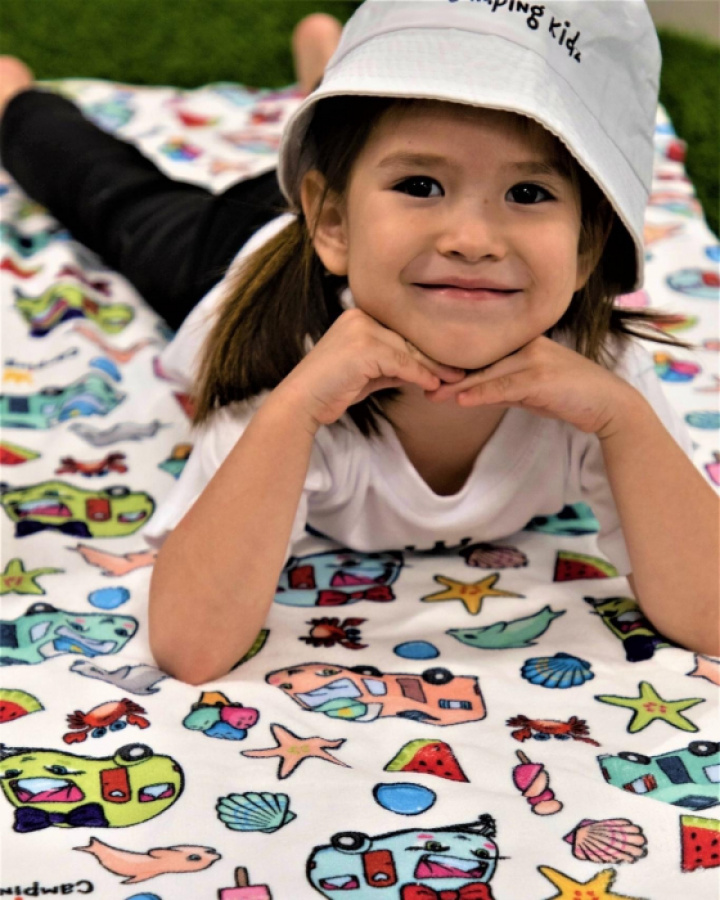 Handduk Camping Kidz Husvagn 140x70 i gruppen Campingtillbehör / Presentartiklar / Presenter hos Camping 4U (T13-93A)