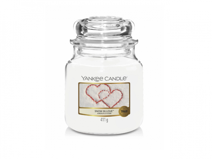 Doftljus Yankee Candle Classic Medium - Snow In Love i gruppen Campingtillbehör / Presentartiklar / Doftljus, bildoft, doftpinnar hos Camping 4U (YC-1249714E)